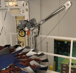 how to choose the right davit crane for baggage handling operations